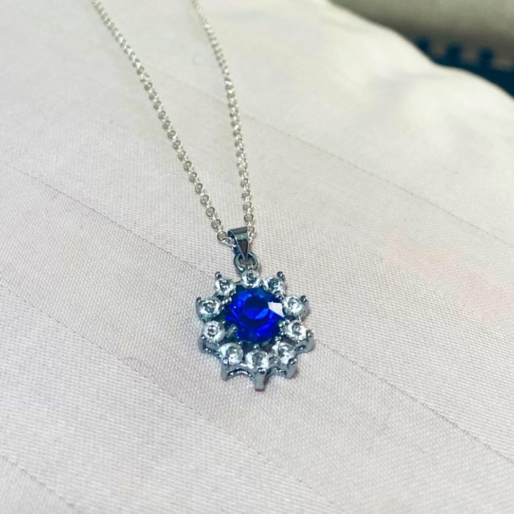Blue sapphire colored necklace